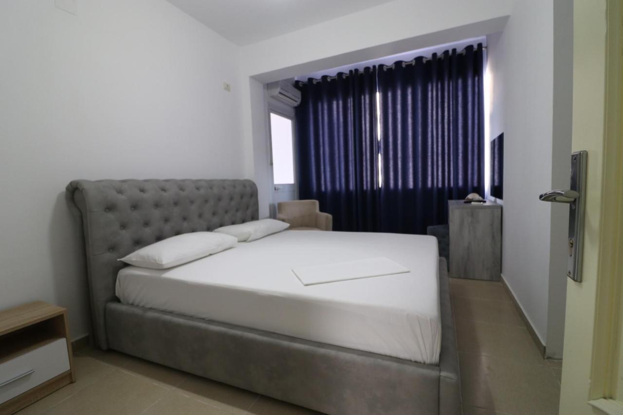 Hotel Kristal Vlorë Buitenkant foto