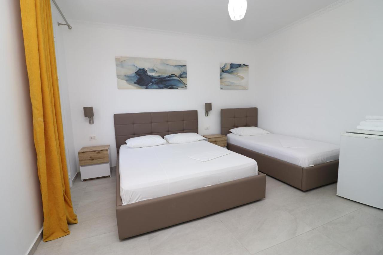 Hotel Kristal Vlorë Buitenkant foto