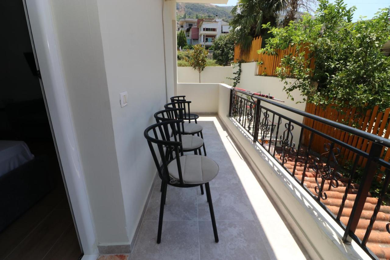 Hotel Kristal Vlorë Buitenkant foto